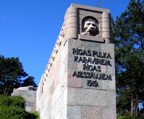 Lāčplēša diena Sudrabkalniņā.
